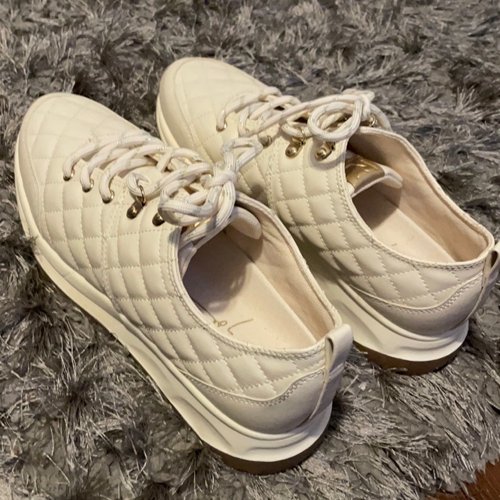 Ladies casual quilted sneaker by Rachel Zoe